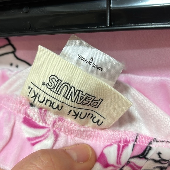 NWT MUNKI MUNKI PINK SNOOPY CHRISTMAS PAJAMAS CANDY CANES & PEPPERMINTS - Picture 7 of 9